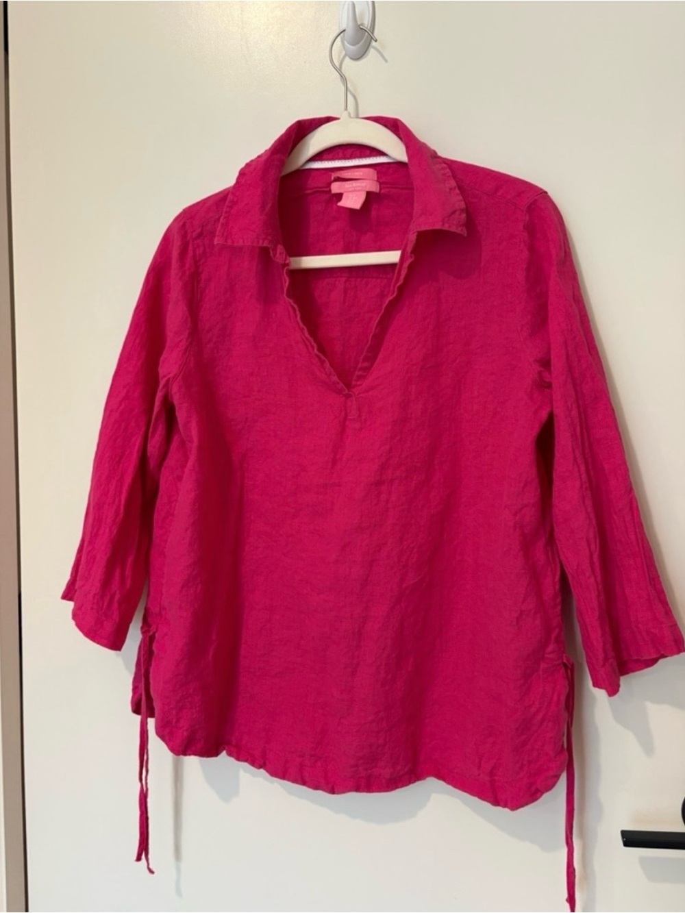 Isaac Mizrahi Hot Pink V-Neck Collared Tunic EUC (Excellent Used Condition)